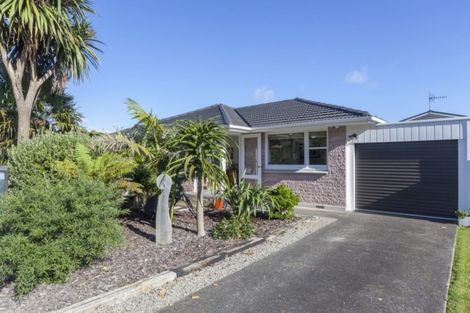 Photo of property in 2a Leybourne Avenue, Waikanae, 5036