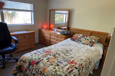 Photo of property in 2 Meadowvale Drive, Levin, 5510