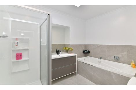 Photo of property in 2 Couldrey Crescent, Red Beach, 0932