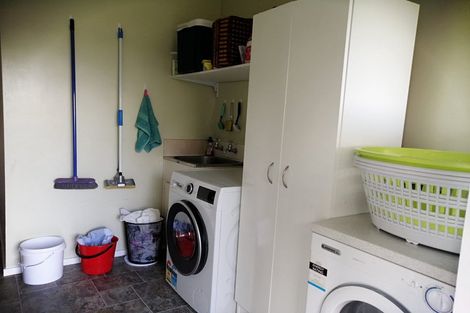 Photo of property in 16 Johnson Street, Bulls, 4818