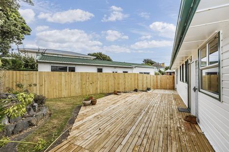 Photo of property in 45 Hiwi Crescent, Titahi Bay, Porirua, 5022