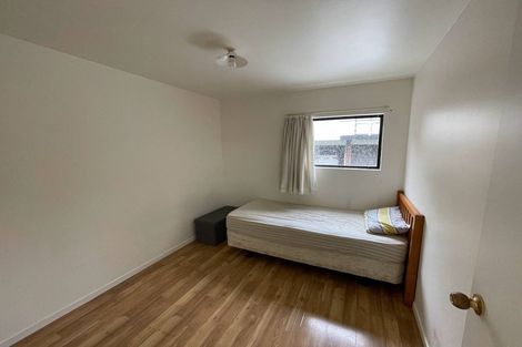 Photo of property in 211 Chelsea View Drive, Chatswood, Auckland, 0626