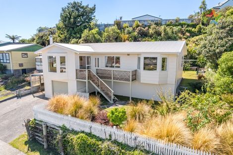 Photo of property in 4 Tarras Grove, Kelson, Lower Hutt, 5010