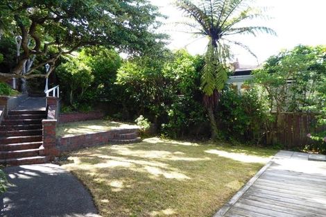 Photo of property in 35 Central Terrace, Kelburn, Wellington, 6012