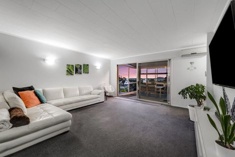 Photo of property in 3/64 Hattaway Avenue, Bucklands Beach, Auckland, 2012