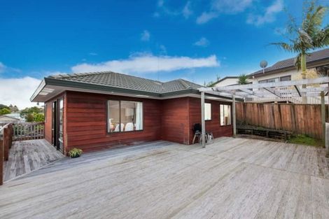 Photo of property in 5 Amery Place, West Harbour, Auckland, 0618