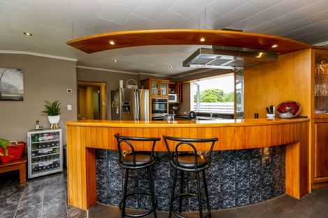 Photo of property in 172 Richmond Road, Lepperton, New Plymouth, 4373