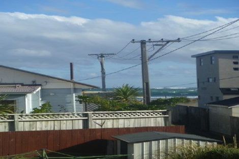 Photo of property in 1-3 Apu Crescent, Lyall Bay, Wellington, 6022