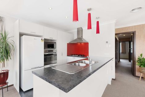 Photo of property in 27 Manapouri Place, Glenview, Hamilton, 3206