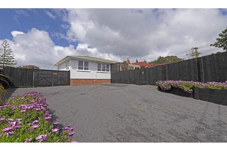 Photo of property in 76 Forest Hill Road, Henderson, Auckland, 0612