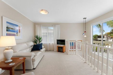Photo of property in 14 Clyside Avenue, Half Moon Bay, Auckland, 2012