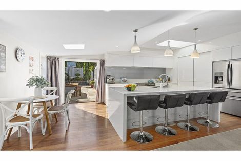 Photo of property in 20 Lucknow Terrace, Khandallah, Wellington, 6035