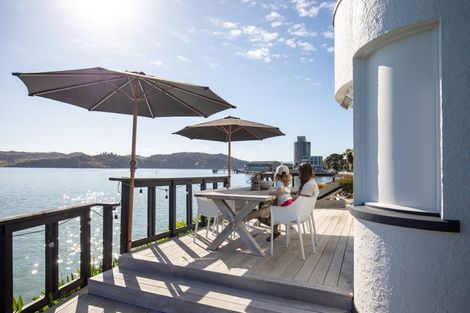 Photo of property in Wallis Street, Raglan, 3225