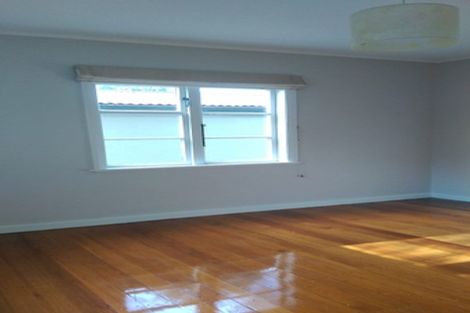 Photo of property in 35 Garreg Road, Fendalton, Christchurch, 8052