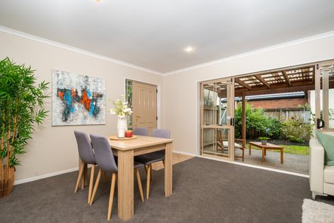 Photo of property in 7 Hibernian Drive, Ranui, Auckland, 0612