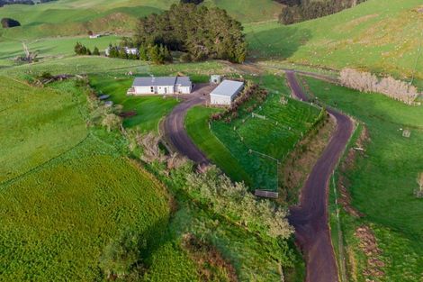 Photo of property in 400 Te Kakapo Valley Road, Dannevirke, 4978
