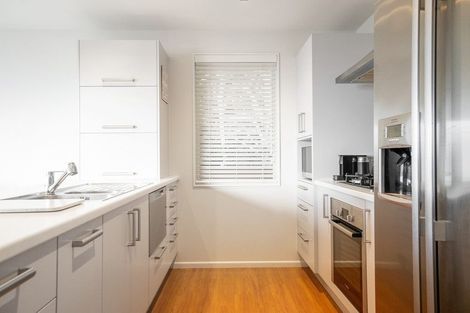 Photo of property in 4 The Rise, Mount Pleasant, Christchurch, 8081