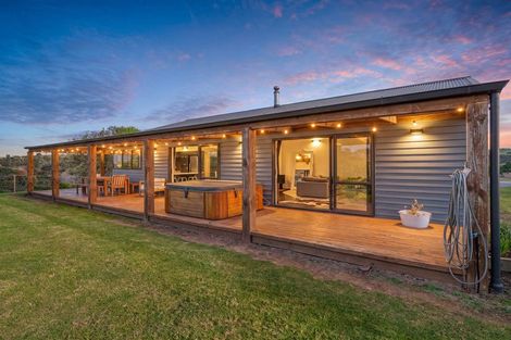 Photo of property in 499 Shelly Beach Road, South Head, Helensville, 0874
