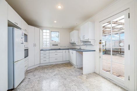 Photo of property in 71 Hutchinson Avenue, New Lynn, Auckland, 0600