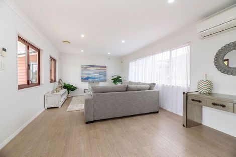 Photo of property in 28 Boundary Road, Blockhouse Bay, Auckland, 0600