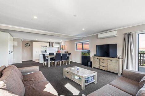 Photo of property in 50 Garton Drive, Massey, Auckland, 0614