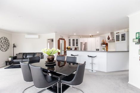 Photo of property in 10 Harris Place, Ngatea, 3503