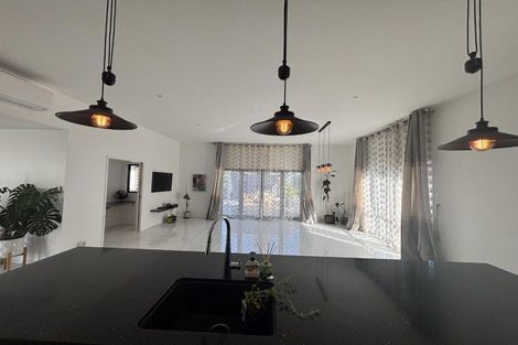 Photo of property in 9 Cooke Farm Grove, Waiwhakaiho, New Plymouth, 4312