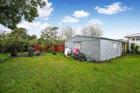Photo of property in 28 Windrush Close, Mangere, Auckland, 2022