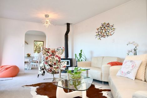 Photo of property in 11 View Road, Shelly Park, Auckland, 2014