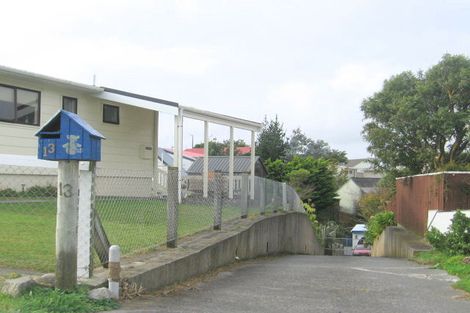 Photo of property in 13 Toporoa View, Ascot Park, Porirua, 5024