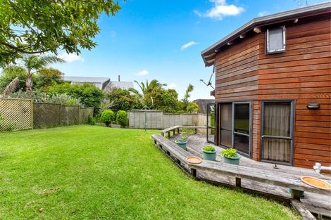 Photo of property in 1/62 Beach Road, Castor Bay, Auckland, 0620