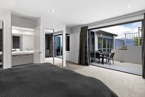 Photo of property in 6 Chandler Lane, Fernhill, Queenstown, 9300