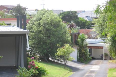 Photo of property in 17 Prestige Place, Castor Bay, Auckland, 0620