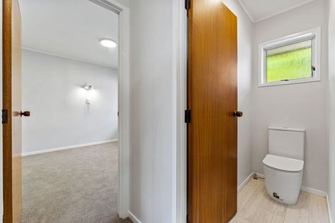 Photo of property in 2/63 Ocean View Road, Hillcrest, Auckland, 0627