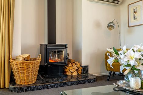 Photo of property in 320 Main North Road, Redwood, Christchurch, 8051