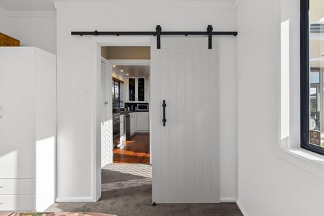 Photo of property in 320 Main North Road, Redwood, Christchurch, 8051