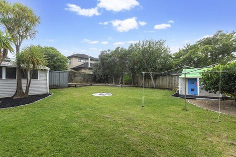 Photo of property in 18 O'halloran Road, Howick, Auckland, 2014