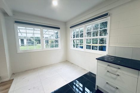 Photo of property in 82 Woodlands Crescent, Browns Bay, Auckland, 0630