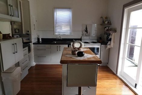 Photo of property in 10 Leicester Street, Patea, 4520