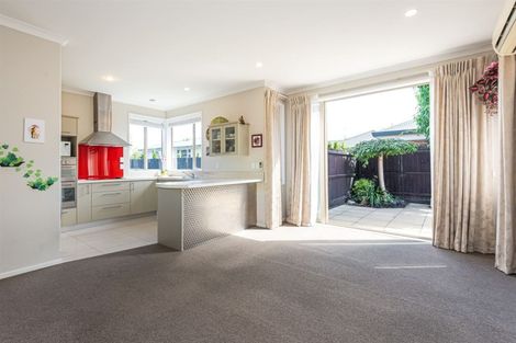 Photo of property in 6a Lake Terrace Road, Burwood, Christchurch, 8061