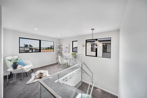 Photo of property in 12 Korowhiti Road, Clarks Beach, 2122