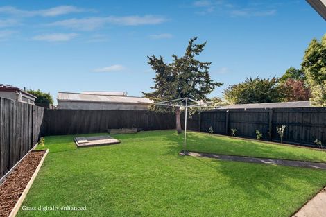 Photo of property in 2/320 Memorial Avenue, Burnside, Christchurch, 8053