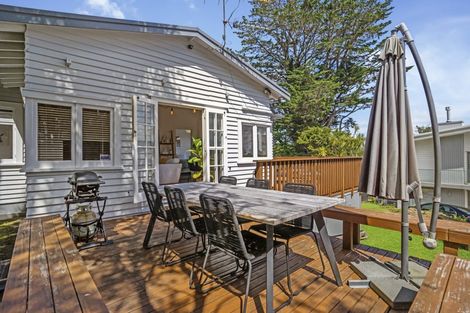 Photo of property in 70 Park Road, Glenfield, Auckland, 0629