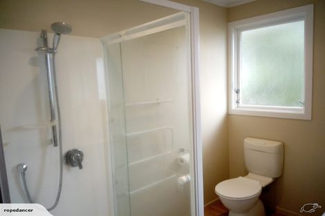 Photo of property in 20 Jane Grove, Paparangi, Wellington, 6037