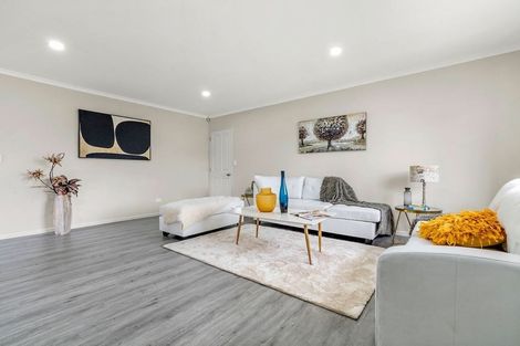 Photo of property in 15 Saybrook Place, Mangere, Auckland, 2022