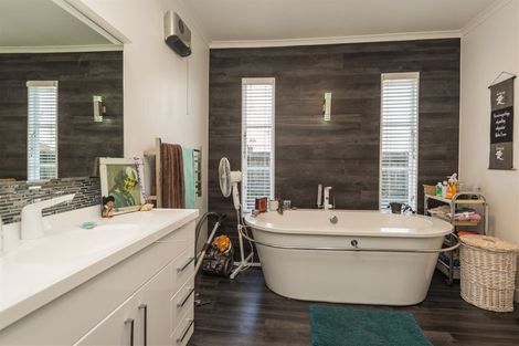 Photo of property in 180 Springfield Road, St Albans, Christchurch, 8014