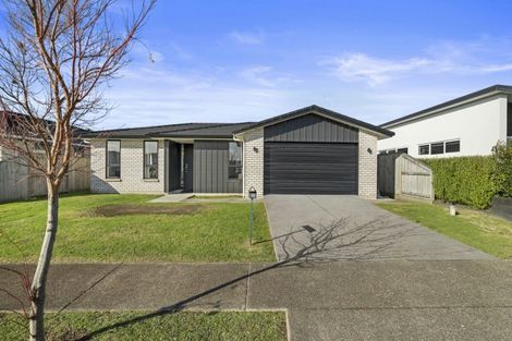 Photo of property in 27 Awataha Crescent, Pyes Pa, Tauranga, 3110