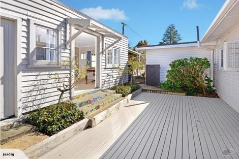 Photo of property in 135a Mokoia Road, Birkenhead, Auckland, 0626