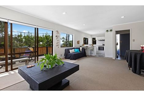 Photo of property in 13a Red Beach Road, Red Beach, 0932