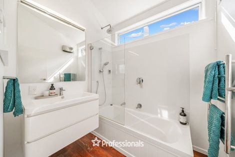 Photo of property in 215 Whites Line East, Waiwhetu, Lower Hutt, 5010